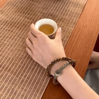 沉香之美,古朴大气【青山黛和田玉手串】嗅腕间香气,寻内心平静