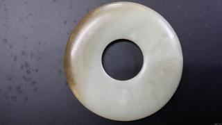 手机照一照 和田玉真假立现