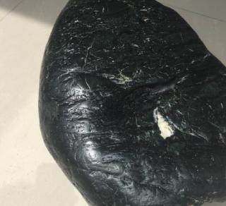 打灯照的时候,各种颜色的和田玉都泛什么光?